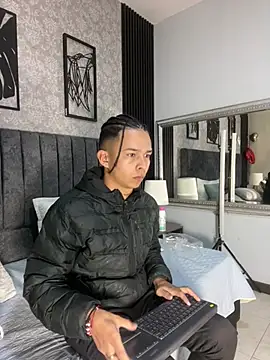 Snapshot of bliinkii_and_luka_ chatting on 02.24.26 bliinkii and luka online show from 02.24.26