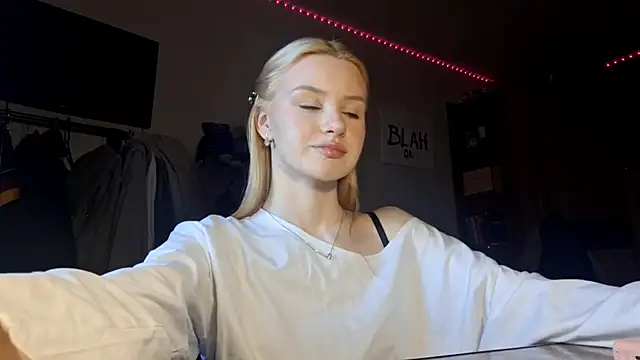 Snapshot of ChongTreece chatting on 02.04.26 ChongTreece online show from 02.04.26