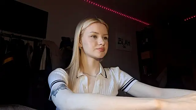 Snapshot of ChongTreece chatting on 02.13.26 ChongTreece online show from 02.13.26