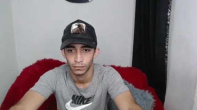 Snapshot of Caius_fox chatting on 02.10.26 Caius fox online show from 02.10.26