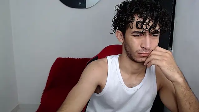 Snapshot of Caius_fox chatting on 02.12.26 Caius fox online show from 02.12.26