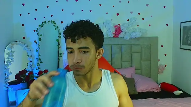 Caius fox online show from 04.13.26