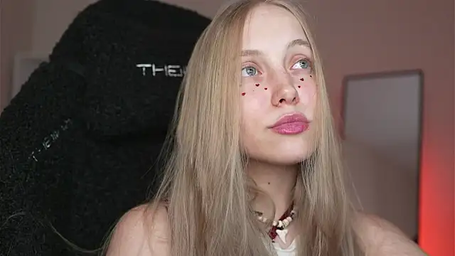 Snapshot of Appr0ved_ chatting on 02.14.26 Appr0ved online show from 02.14.26