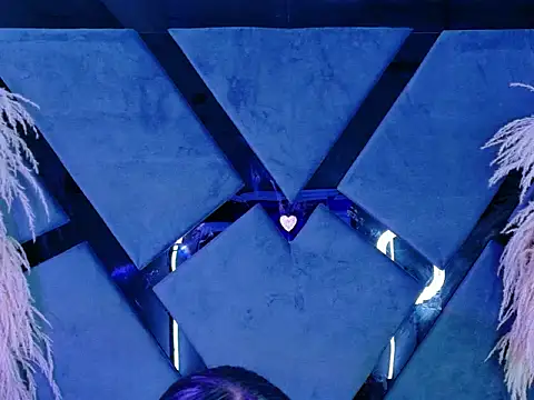 Snapshot of KylieWhitee chatting on 02.28.26 KylieWhitee online show from 02.28.26