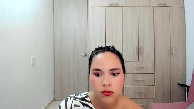 Hannakitten77 online show from 02.05.26