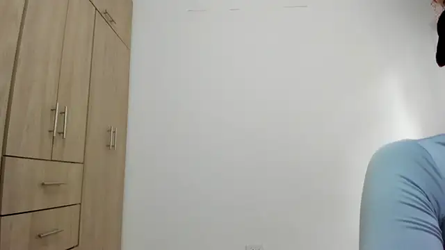 Hannakitten77 online show from 02.25.26