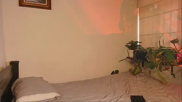 Snapshot of slowburnmystic chatting on 02.26.26 slowburnmystic online show from 02.26.26