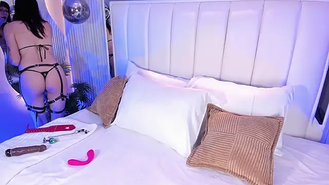 Snapshot of ViolettaColinss chatting on 02.02.26 ViolettaColinss online show from 02.02.26