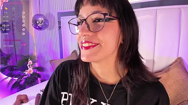 Snapshot of ViolettaColinss chatting on 02.25.26 ViolettaColinss online show from 02.25.26