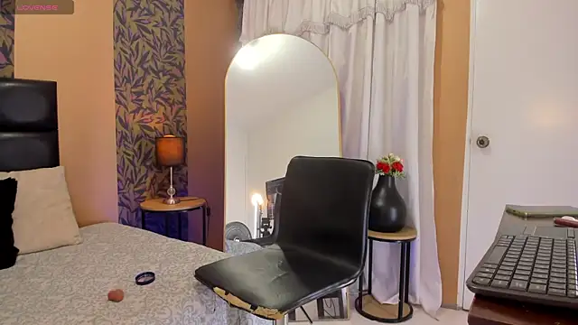 Snapshot of megara_hott chatting on 02.16.26 megara hott online show from 02.16.26