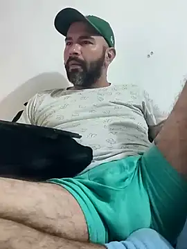 Snapshot of hairyandbigmann chatting on 02.05.26 hairyandbigmann online show from 02.05.26