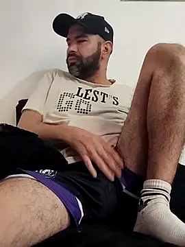 Snapshot of hairyandbigmann chatting on 02.05.26 hairyandbigmann online show from 02.05.26