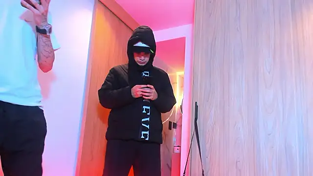 Snapshot of TheBatMansion chatting on 01.31.26 TheBatMansion online show from 01.31.26