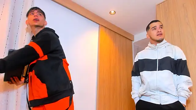 Snapshot of TheBatMansion chatting on 02.06.26 TheBatMansion online show from 02.06.26