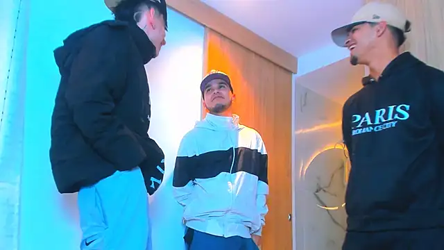 Snapshot of TheBatMansion chatting on 02.12.26 TheBatMansion online show from 02.12.26