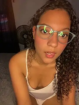 CristalXO online show from 04.04.26