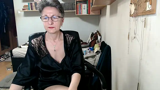 katemodel online show from 10.05.25