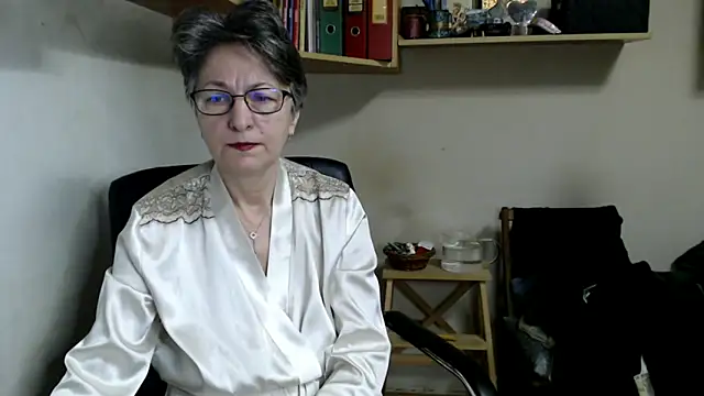 katemodel online show from 11.30.25