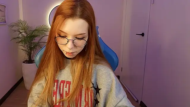 Snapshot of PinkAn8el chatting on 02.04.26 PinkAn8el online show from 02.04.26