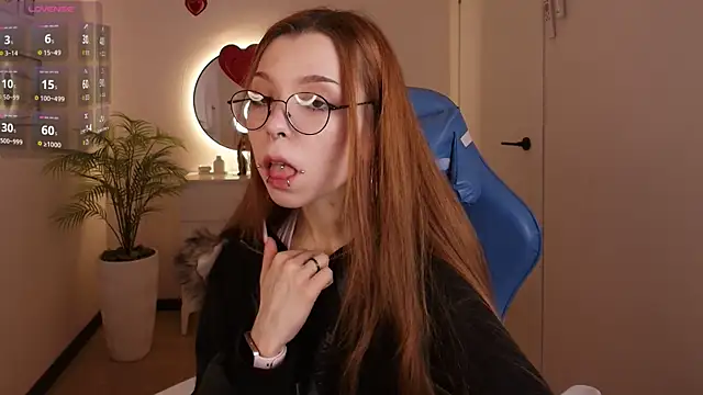 Snapshot of PinkAn8el chatting on 02.18.26 PinkAn8el online show from 02.18.26