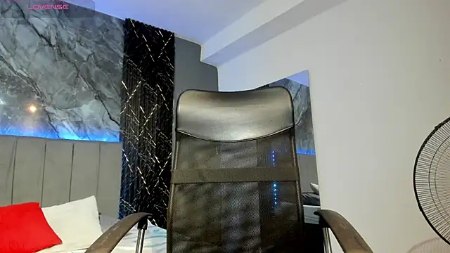 milo cruz  online show from 02.13.26