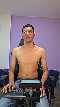 Snapshot of milo_cruz_ chatting on 07.23.26 milo cruz online show from 07.23.26