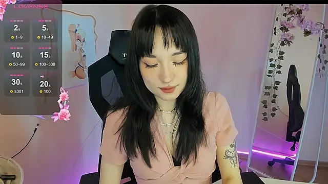 AliceeinWonderlanddd online show from 04.20.26