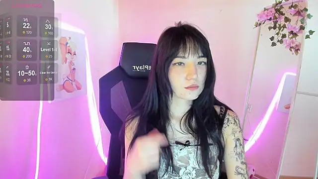 Snapshot of AliceeinWonderlanddd chatting on 07.15.26 AliceeinWonderlanddd online show from 07.15.26
