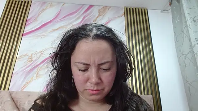 Snapshot of ElaMurray02 chatting on 04.30.26 ElaMurray02 online show from 04.30.26