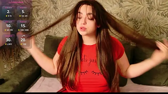 Snapshot of AliraX chatting on 02.28.26 AliraX online show from 02.28.26