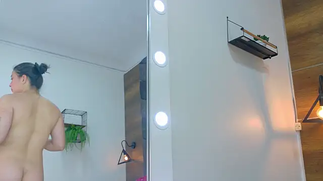 AnnieRouse   online show from 03.04.26