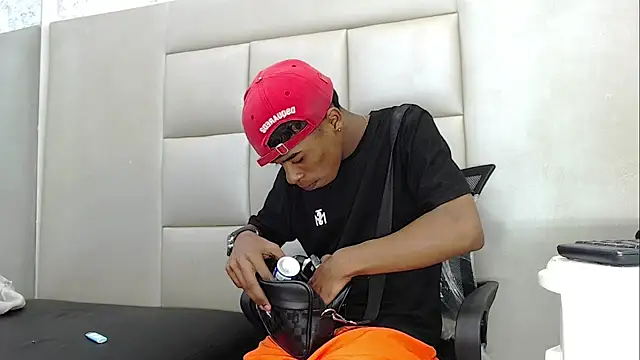 Snapshot of TonnyMarck chatting on 02.06.26 TonnyMarck online show from 02.06.26