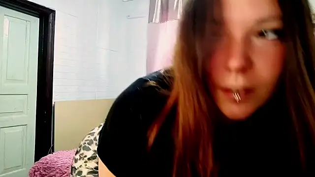 Snapshot of NotYourDoll chatting on 05.19.26 NotYourDoll online show from 05.19.26