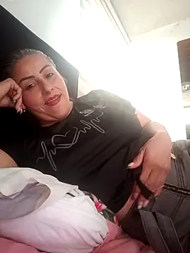 Snapshot of maynor_1998 chatting on 02.10.26 maynor 1998 online show from 02.10.26