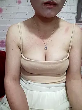 Suri Sexywet  online show from 02.25.26