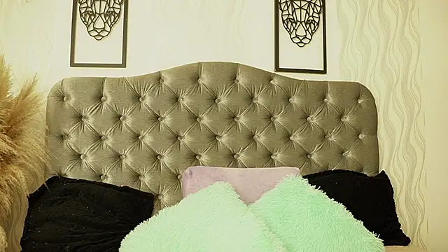 katt eyes  online show from 03.31.26