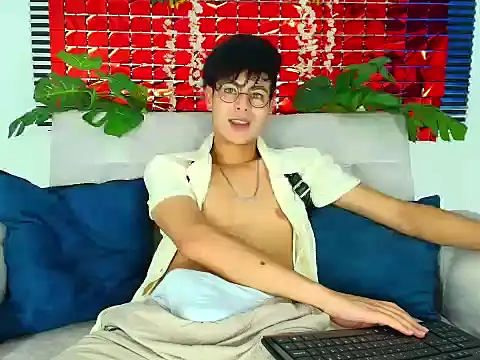 Snapshot of ThiiagoSaeenz chatting on 02.15.26 ThiiagoSaeenz online show from 02.15.26