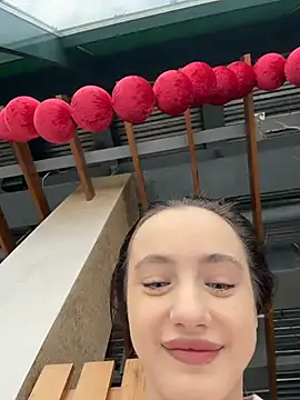 MiaTee online show from 02.15.26