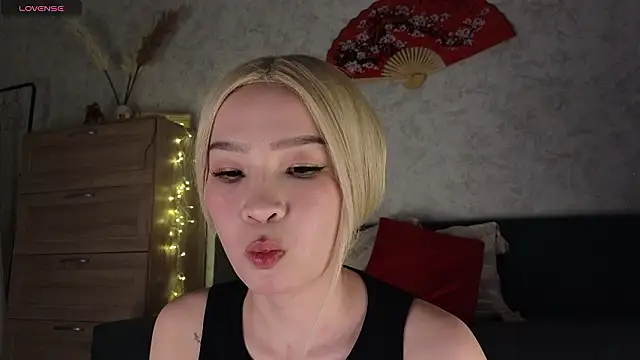 Snapshot of saya_li11 chatting on 02.09.26 saya li11 online show from 02.09.26