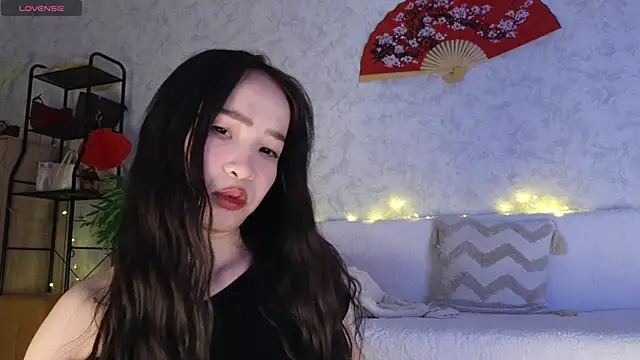 Snapshot of saya_li11 chatting on 02.19.26 saya li11 online show from 02.19.26