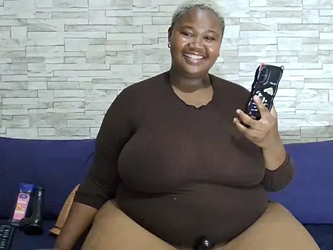 Snapshot of BustyBmw chatting on 02.02.26 BustyBmw online show from 02.02.26