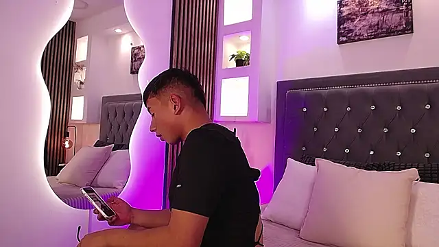 Snapshot of Fancy_Vixen chatting on 02.18.26 Fancy Vixen online show from 02.18.26