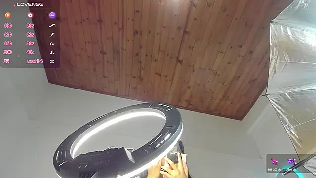 luna velveth online show from 04.11.26