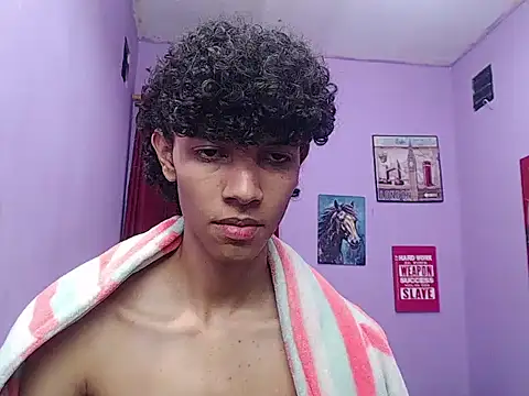 Snapshot of bigcock_twinks chatting on 02.25.26 bigcock twinks online show from 02.25.26