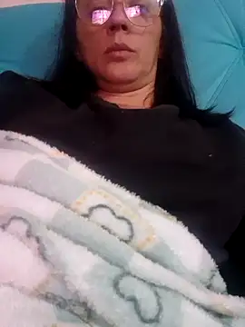 Snapshot of Renataalves chatting on 06.18.26 Renataalves online show from 06.18.26