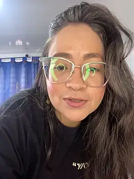 Snapshot of alisbloom chatting on 02.03.26 alisbloom online show from 02.03.26