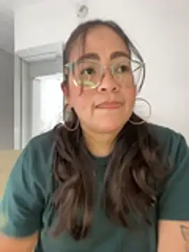 Snapshot of alisbloom chatting on 02.09.26 alisbloom online show from 02.09.26