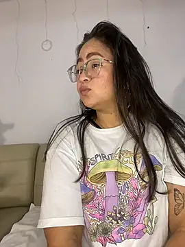 Snapshot of alisbloom chatting on 02.22.26 alisbloom online show from 02.22.26