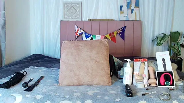Petite pepper online show from 07.14.26