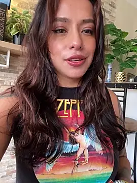 Snapshot of foxxy_lover chatting on 04.07.26 foxxy lover online show from 04.07.26